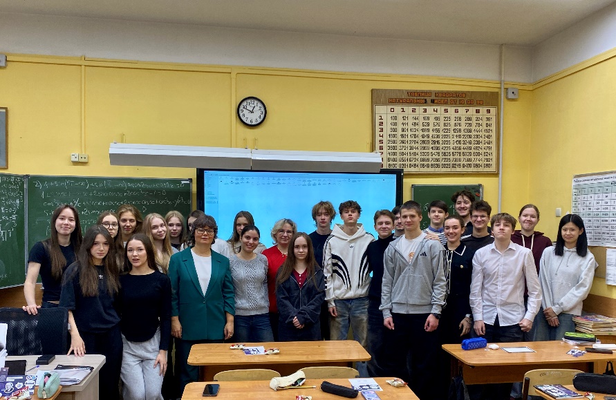 Проведение сотрудниками социологического факультета профориентационных мероприятий в школе № 1279 «Эврика» г. Москва